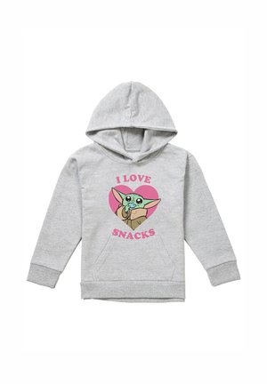 Hellgrauer Hoodie mit einer Cartoon-Abbildung von Baby Yoda, der einen Snack isst, eingebettet in ein pinkes Herz, mit dem Text "I LOVE SNACKS" oben und unten.