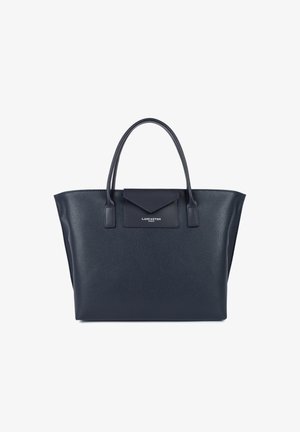 Borsa tote in pelle blu navy con superficie testurizzata, doppi manici e tasca con patta; presenta il logo del marchio in argento sul pannello anteriore.