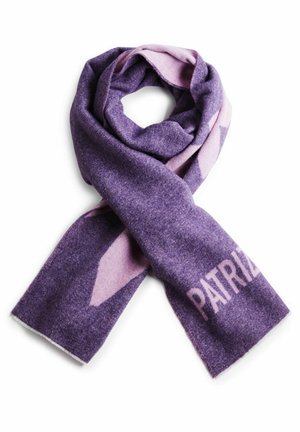 Bufanda suave de lana en tonos púrpura y rosa, doblada de forma suelta, con un patrón geométrico y texto parcial "PATRIZ" visible en un extremo.