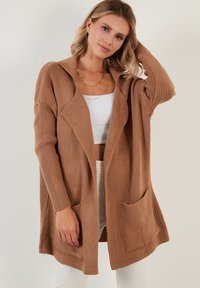 LELA - REGULAR FIT - Neuletakki - camel Pienoiskuva 1