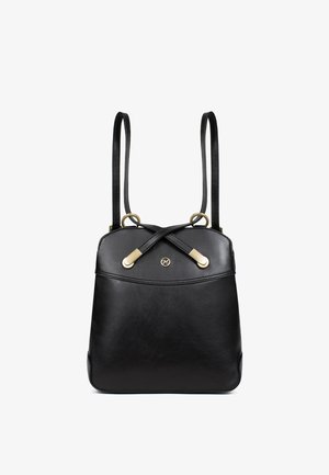 Sac bandoulière en cuir noir avec deux fines bretelles, accents dorés et un petit logo rond au centre devant.