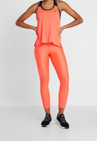 Under Armour Leggings - neon pink