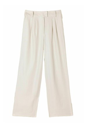Pantalones de pierna ancha en tela beige claro, con doble pinza en la parte delantera y corte recto, de textura suave y sin herrajes visibles.