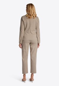 Rich & Royal IM JACQUARD-MUSTER - Blazer - natural clay