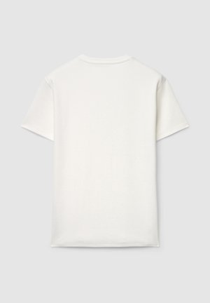 Weißes T-Shirt mit kurzen Ärmeln aus geripptem Stoff. Lässige Passform mit rundem Ausschnitt und geradem Saum. Einfarbige Textur, keine sichtbaren Muster oder Akzente.