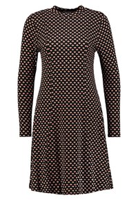 Svart långärmad klänning med rosa och vita geometriska diamantskärnor, rund halsringning och utsvängd kjol.