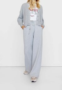 Stradivarius Chaqueta de punto - grey