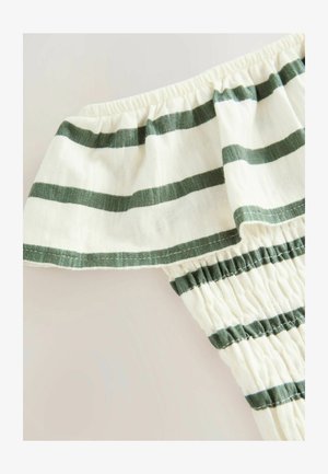 Hvidt stof med mørkegrønne striber, med en rynket elastisk halsudskæring og samlet tekstur ved kanten, der tilbyder et afslappet og let design.