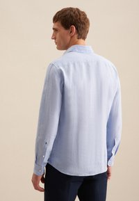 Seidensticker SHAPED - Zakelijk overhemd - light blue