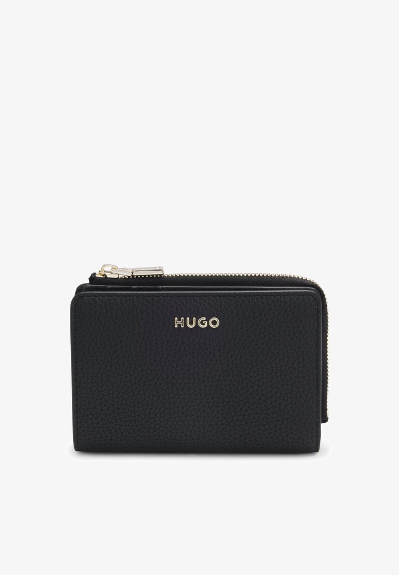 Portefeuille en cuir noir texturé avec fermeture éclair dorée et logo "HUGO" embossé à l'avant, de forme compacte et rectangulaire.