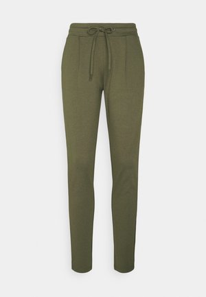 Olivgrön, lätta joggers med dragsko i midjan, tapered ben och sidofållar. Tyget verkar slätt och elastiskt. Inga synliga mönster.