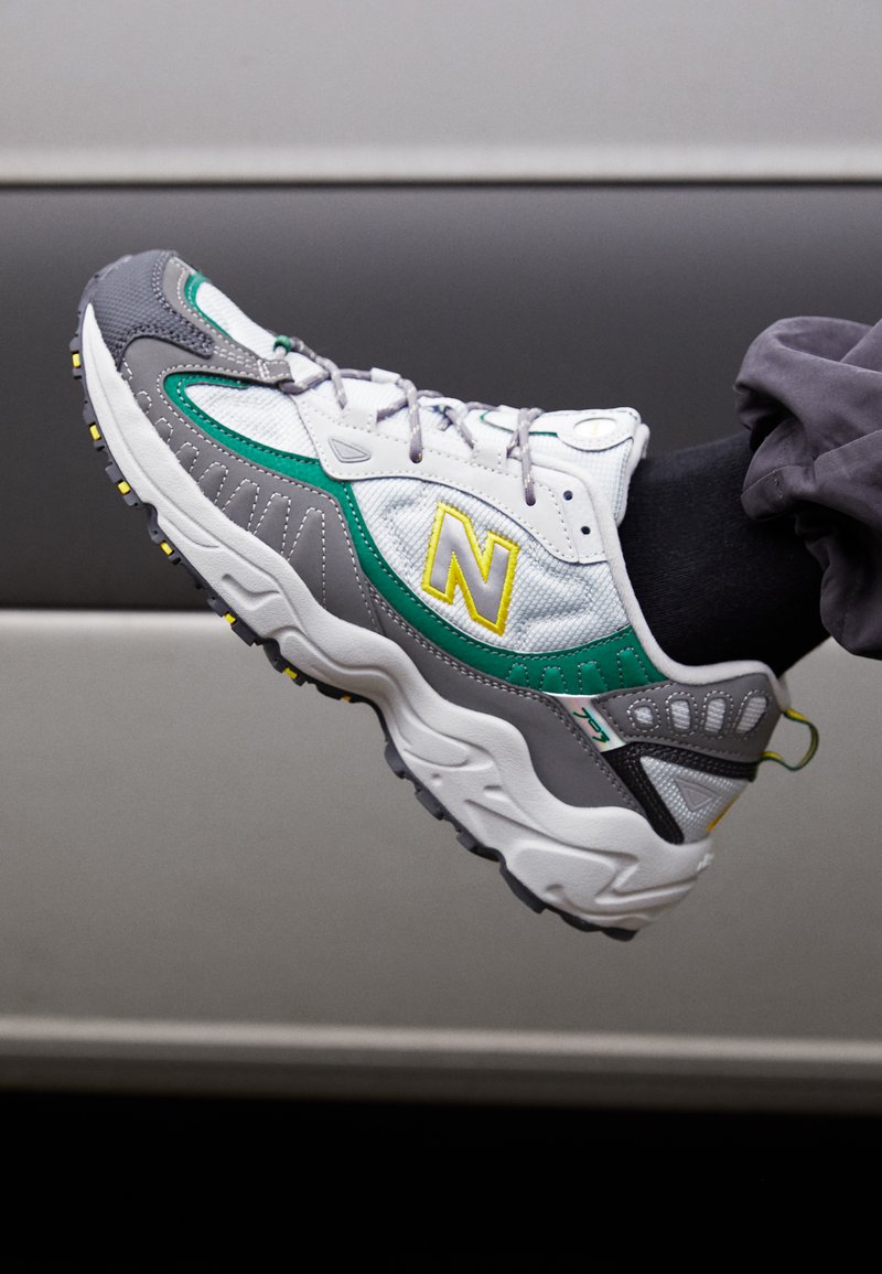 new balance 703