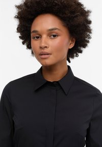 Eterna SIGNATURE SHIRT - FITTED - Button-down blouse - schwarz