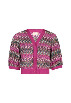 Ružičasti kratkotrajni kardigan s teksturiranim geometrijskim uzorkom u raznim bojama, s V-izrezom i tri gumba sprijeda.