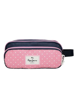 Estuche rectangular para lápices con tela azul marino y rosa, patrón de corazones blancos sobre fondo rosa, etiqueta del logotipo en el frente y asa negra lateral.