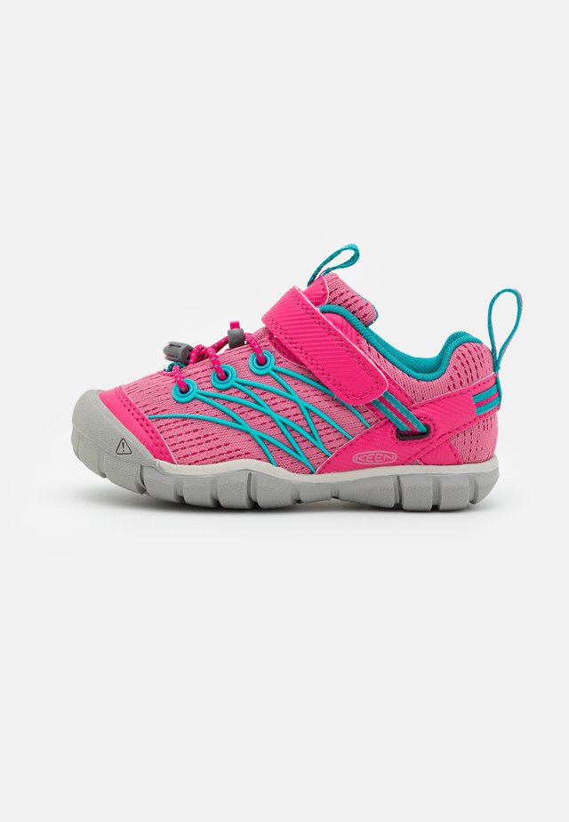 CHANDLER CNX - Fjellsko - bright pink/lake green