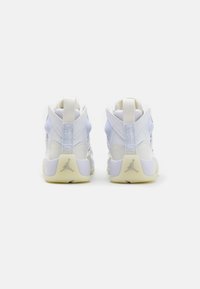 Jordan Korkeavartiset tennarit - white