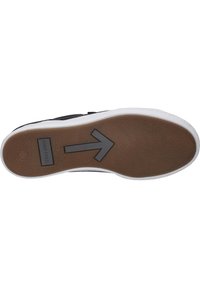 Suola della scarpa con fondo in gomma marrone caratterizzato da un design a freccia e bordo bianco. Superficie testurizzata con logo del marchio "JOSEF SEBEL".
