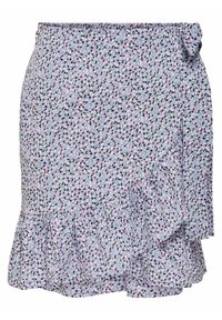 Jupe portefeuille fleurie en lavande avec un ourlet à volants, présentant un motif dispersé en noir et bleu sarcelle. Tissu léger avec une taille élastique.