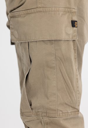 Alpha Industries AIRMAN PANT - Pantaloni cargo - taupe