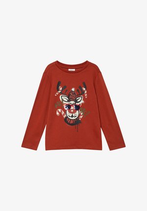 Roestkleurig shirt met lange mouwen met een rendier dat een winterhoed, zonnebril, sjaal, suikerstokken en de tekst "Ho! Ho! Ho!" draagt.
