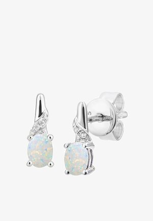 Srebrne naušnice od sterling srebra s ovalnim opalom koji ima višebojni sjaj, ukrašene malim prozirnim kamenjem i uvijenim dizajnom.