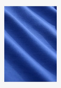 Kijelölve, new blue