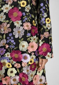 YAS YASFLOWERING DRESS - Koktélruha / Partiruha - black