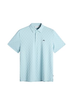 Lichtblauw poloshirt met korte mouwen, subtiel geruit patroon, twee knopen aan de hals en een klein zwart geborduurd logo op de linkerborst.
