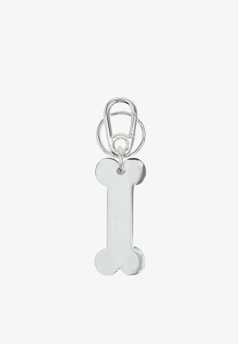 Portachiavi in metallo argento a forma di osso con una superficie liscia e riflettente, dotato di un anello diviso standard per il fissaggio.