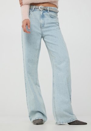 Terranova CON STRASS - Jeans a zampa - blu denim chiaro