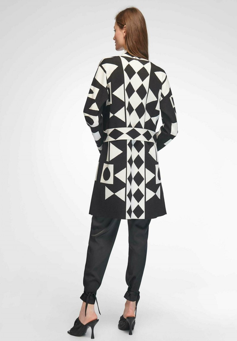 Damen Strickjacken | TALBOT RUNHOF X PETER HAHN Strickjacke schwarz/weiß/schwarz - FZ37365 Damen Strickjacken | TALBOT RUNHOF X PETER HAHN Strickjacke schwarz/weiß/schwarz - FZ37365