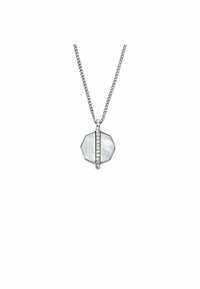 Collana con pendente ottagonale caratterizzato da un centro in madreperla e una fila di cristalli trasparenti, sospesa a una catena argentata.