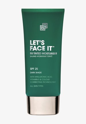 Grüne Tube der "LET'S FACE IT" BB getönten Feuchtigkeitscreme mit LSF 25, dunkler Farbton, enthält Hyaluronsäure und Vitamin E für alle Hauttypen.