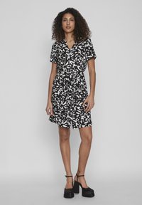 VILA KURZÄRMELIGES - Abito a camicia - black