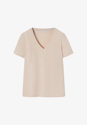 Beige tričko s výstřihem do V vyrobené z hladké tkaniny, krátké rukávy, rovný lem, minimalistický design, žádné viditelné vzory ani kovové prvky.