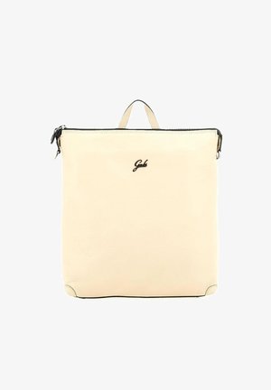 Zaino in pelle color crema con forma strutturata, cerniera nera e manico superiore. Presenta un logo minimale sulla parte frontale.
