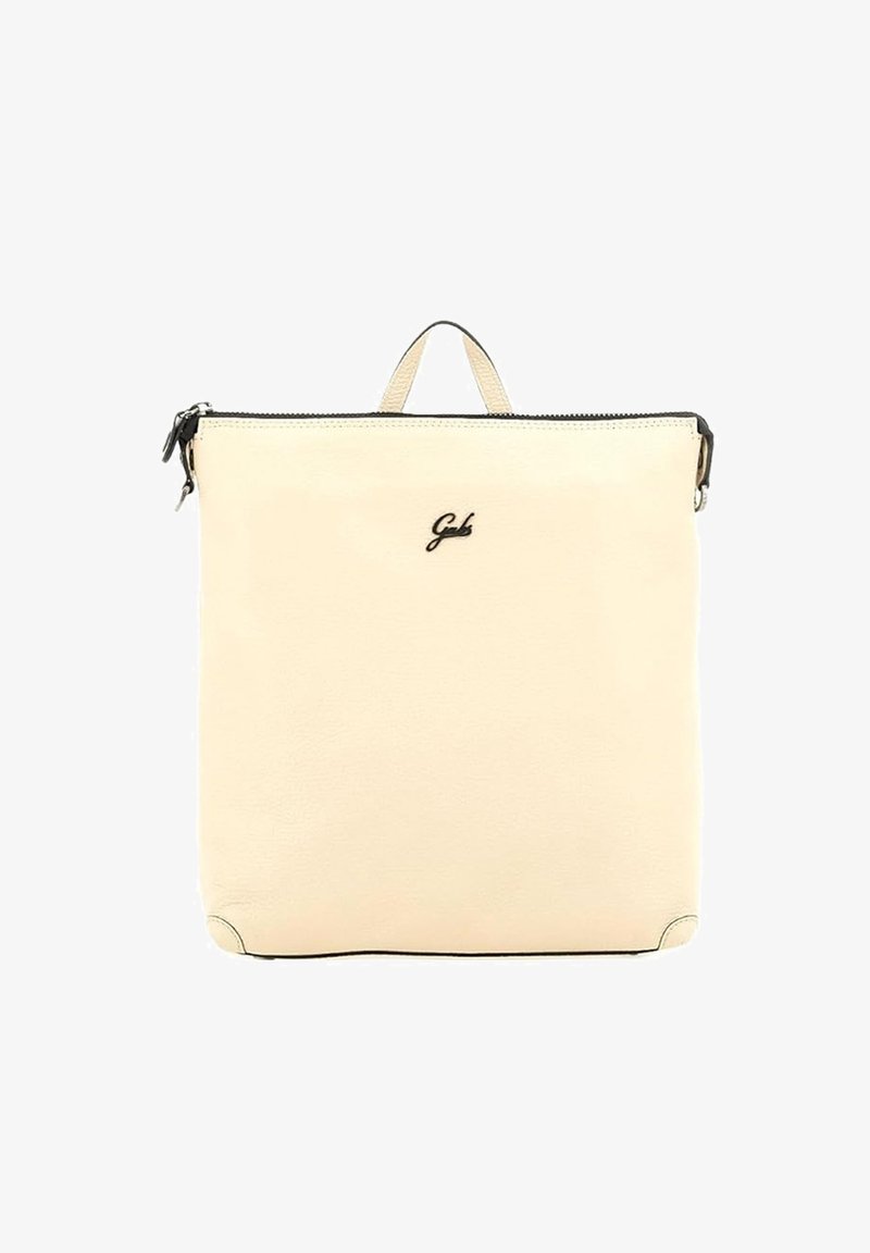 Zaino in pelle color crema con forma strutturata, cerniera nera e manico superiore. Presenta un logo minimale sulla parte frontale.