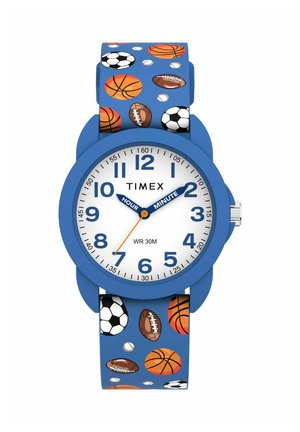 Detské modré analógové hodinky Timex s označenými hodinovými a minútovými ručičkami, na remienku je športový vzor s loptami.