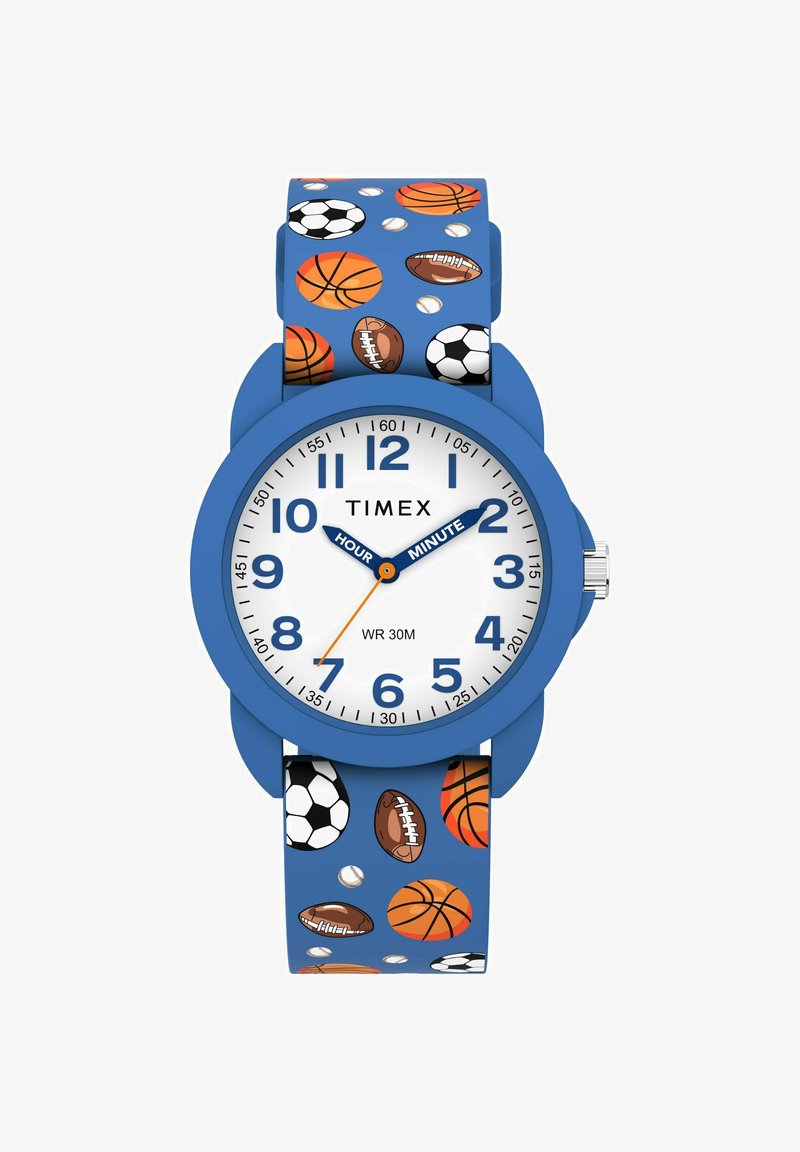Montre analogique Timex bleue pour enfants avec aiguilles des heures et des minutes étiquetées, dotée d'un motif de balles de sport sur le bracelet.