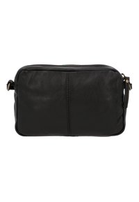 Czarna skórzana torba na ramię o gładkiej fakturze, zamknięcie na zamek oraz złote elementy metalowe. Prostokątny kształt z wyraźnym szwem na środku.