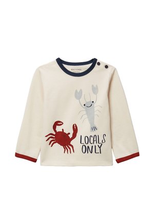 Chemise crème à manches longues pour tout-petit avec col marine, poignets rouges, crabe rouge souriant et homard gris, avec le texte "LOCALS ONLY".