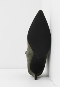 Anna Field Botines de tacón - dark green