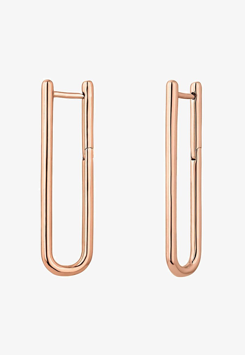 Pendientes de aro de metal en oro rosa, con forma alargada de U, superficie lisa y un ligero detalle de bisagra para un cierre seguro.