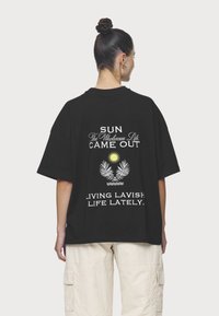 Pegador FLORA HEAVY OVERSIZED TEE - Triko s potiskem - black