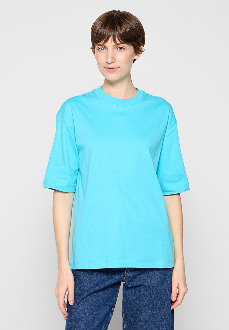 Numph T-shirt basic blauw