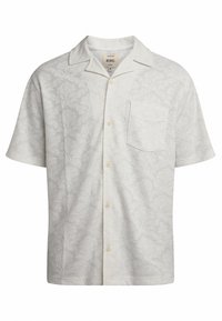 Korte mouwen, lichtgekleurde blouse met een getextureerd damastpatroon, knoopsluiting aan de voorkant en een enkele borstzak voor extra detail.