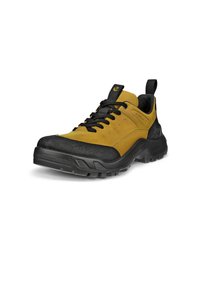 Scarpe da hiking con un design giallo e nero. Presentano una tomaia in suede, suola in gomma, colletto imbottito e lacci neri. Materiali duraturi e texturizzati.