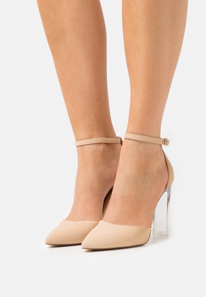 LARISSA - Tacones - beige