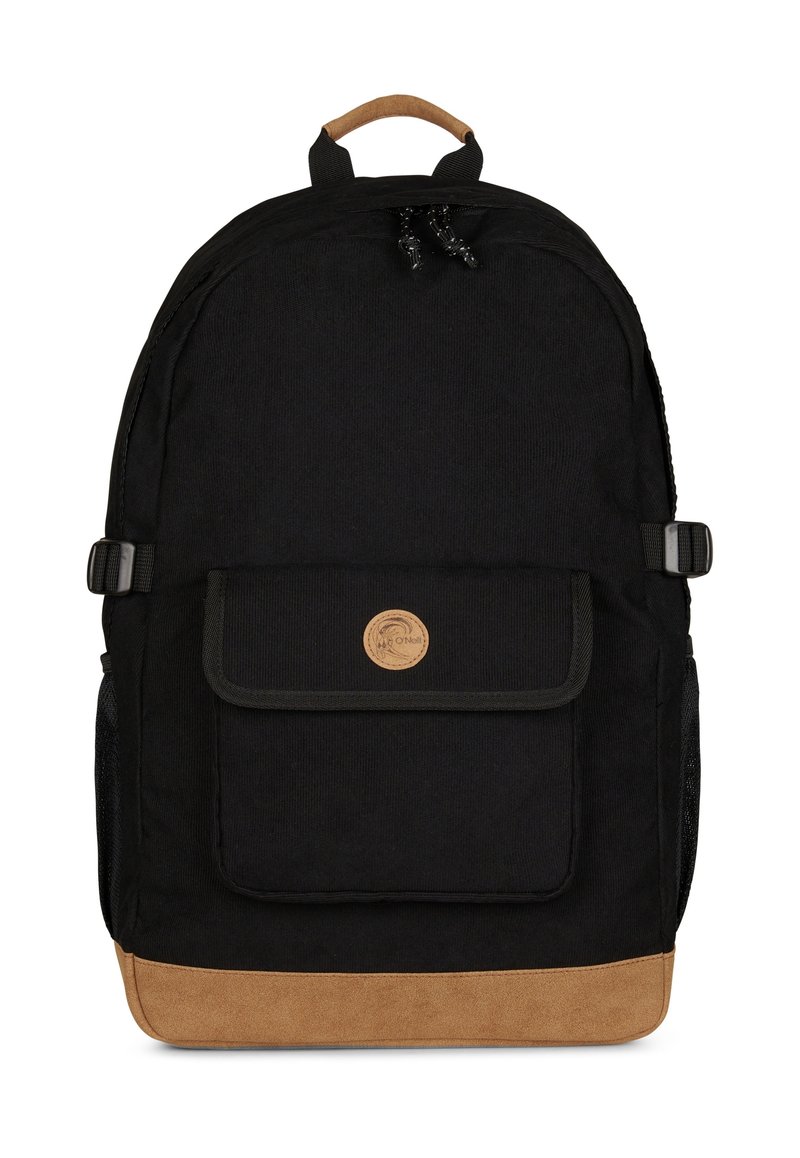 Sac à dos en tissu noir avec une surface texturée, fond en suède beige, poche sur rabat avant et patch logo. Comprend des bretelles réglables et une poignée supérieure.